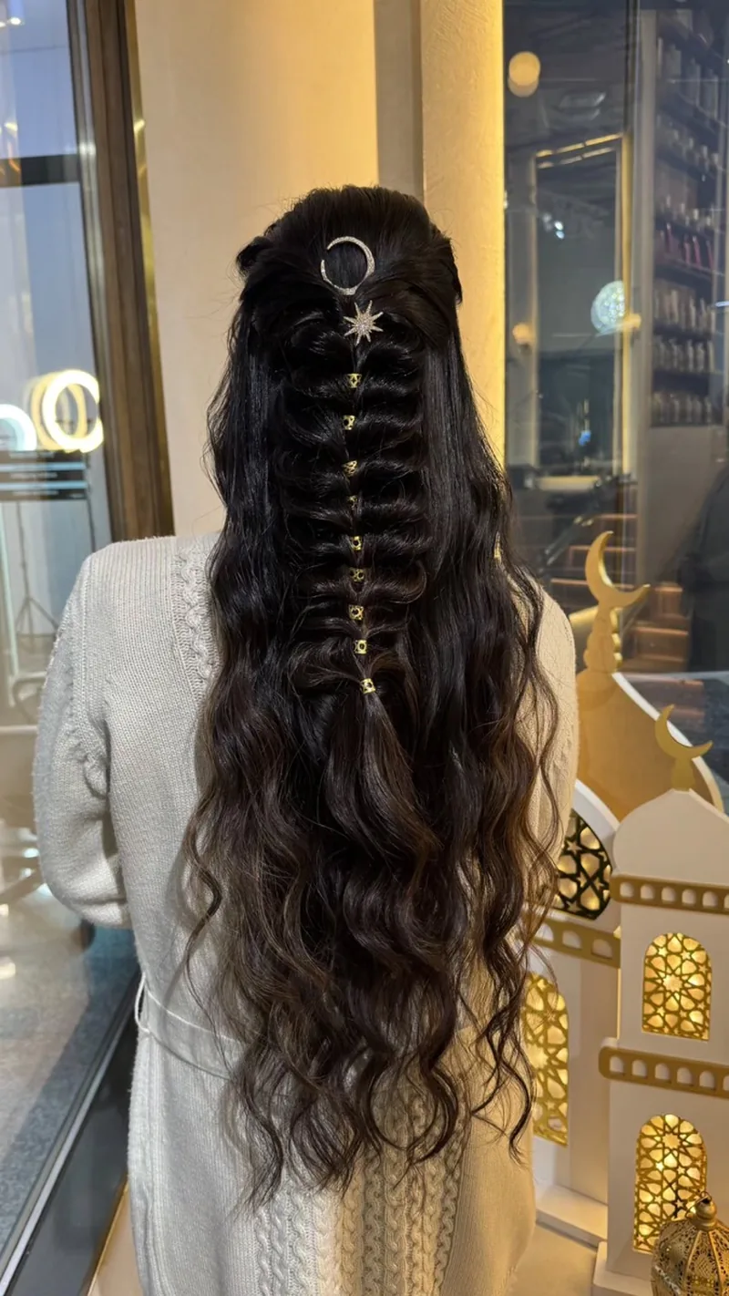 Trenza en cabello largo oscuro, Para Ella Dubái