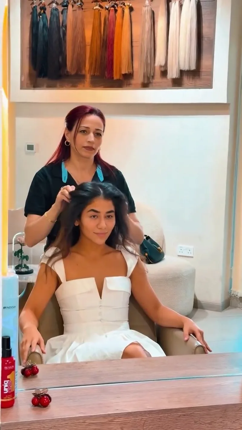 Corte de puntas, Para Ella Dubái
