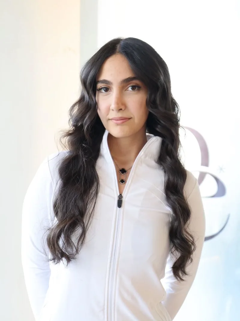 Ondas en cabello largo, Para Ella Dubái