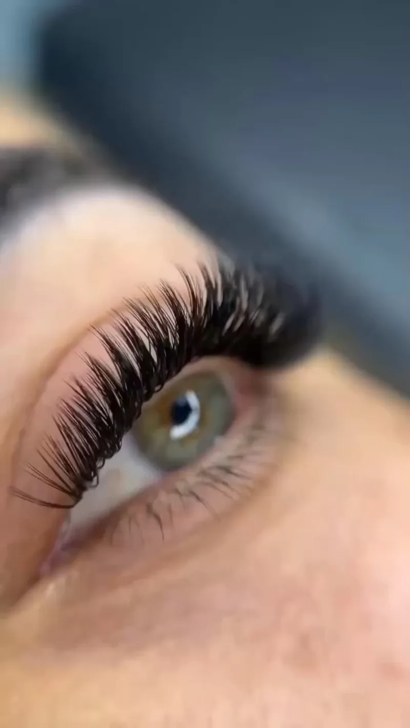 Extensiones de pestañas, enfoque nítido, Para Ella Dubái