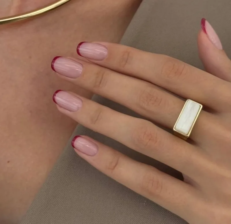 Manicura francesa, Para Ella Dubái