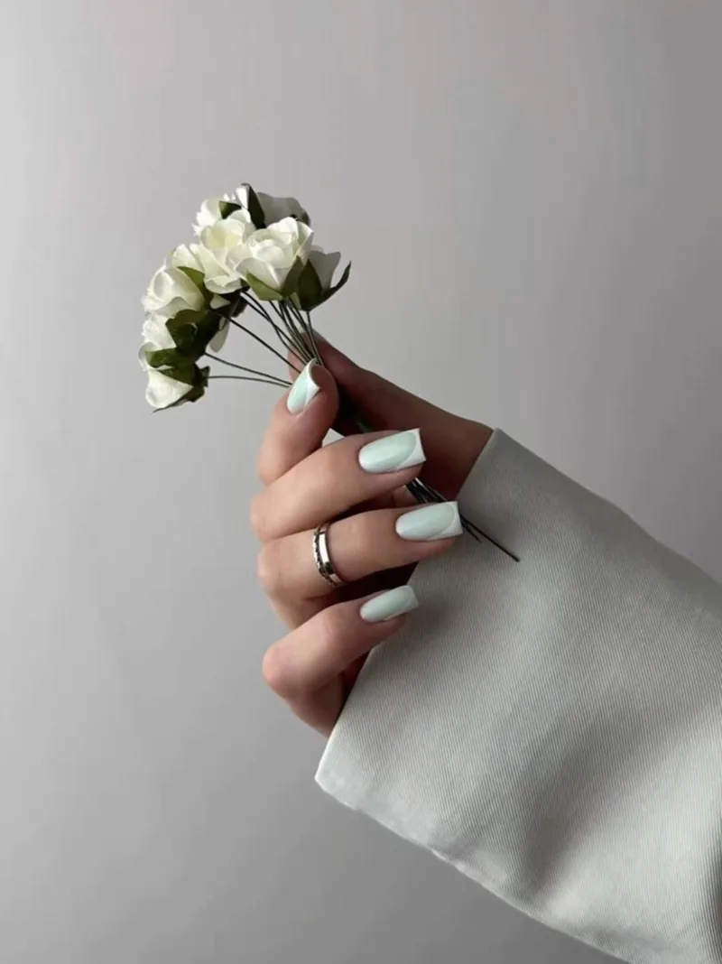 Uñas cuadradas en verde menta, Para Ella Dubái