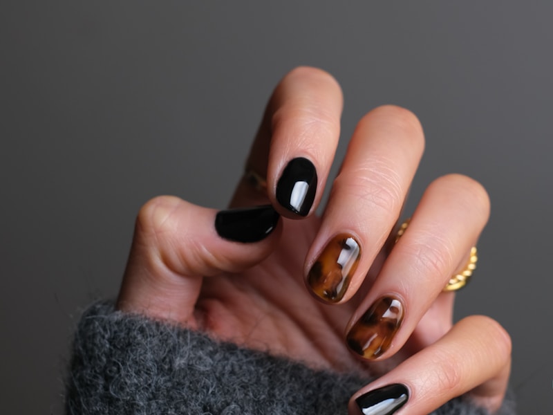 Nail services Para Ella Dubai